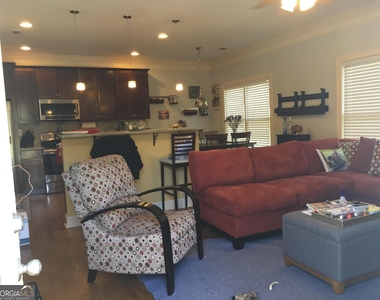658 Irwin Street Ne - Photo Thumbnail 8