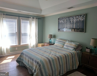 658 Irwin Street Ne - Photo Thumbnail 17