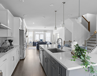2042 Violet Lane - Photo Thumbnail 13