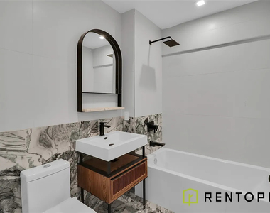 173 Conselyea Street - Photo Thumbnail 2