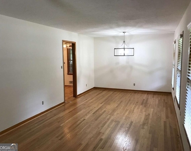 1321 Mary Dale Drive - Photo Thumbnail 2