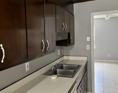 6354 Shannon Parkway - Photo Thumbnail 12