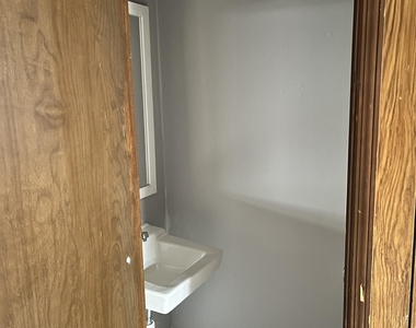 6354 Shannon Parkway - Photo Thumbnail 10