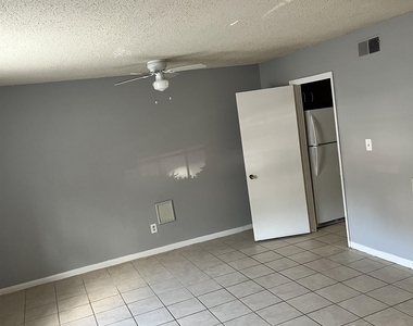 6354 Shannon Parkway - Photo Thumbnail 7
