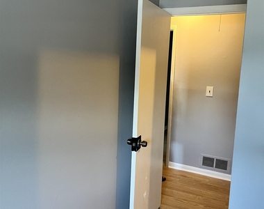 6354 Shannon Parkway - Photo Thumbnail 14