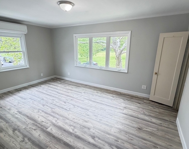 75-56 199th Street - Photo Thumbnail 4