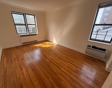 1680 York Avenue - Photo Thumbnail 4
