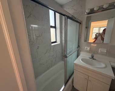 1680 York Avenue - Photo Thumbnail 5