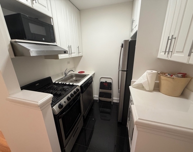 1680 York Avenue - Photo Thumbnail 9