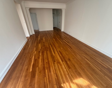 1680 York Avenue - Photo Thumbnail 3