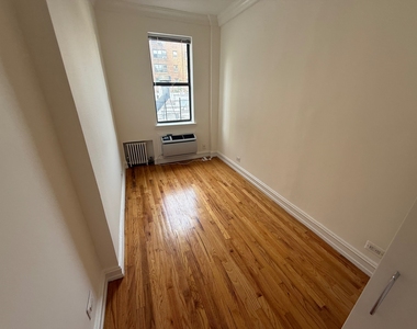 1680 York Avenue - Photo Thumbnail 7
