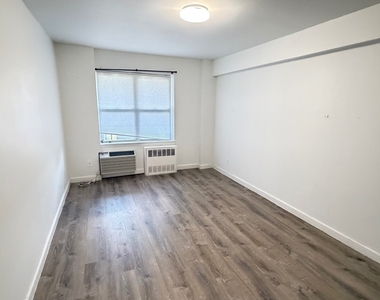 16-70 Bell Boulevard - Photo Thumbnail 8