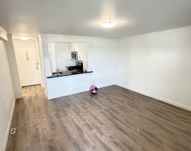16-70 Bell Boulevard - Photo Thumbnail 13