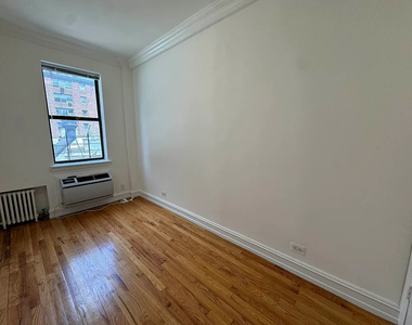 1680 York Avenue - Photo Thumbnail 3
