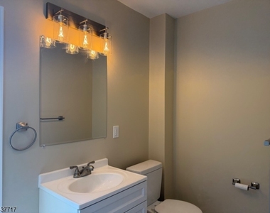 28 Diller Ave - Photo Thumbnail 9