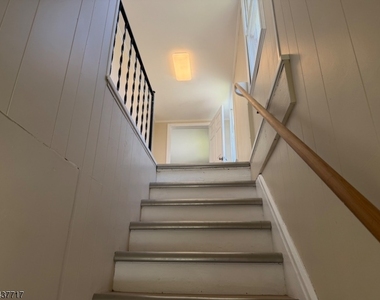 28 Diller Ave - Photo Thumbnail 11