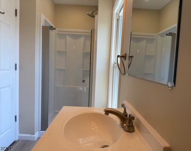 28 Diller Ave - Photo Thumbnail 10