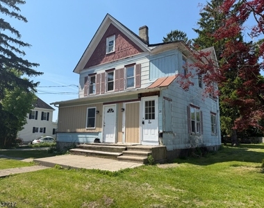 28 Diller Ave - Photo Thumbnail 15