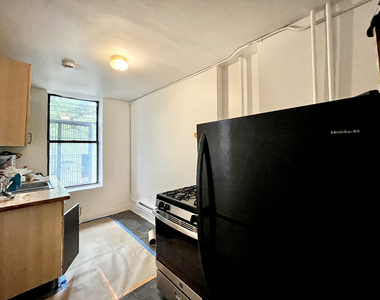 147 Starr Street - Photo Thumbnail 12