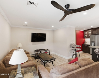 1734 Yorktowne Boulevard - Photo Thumbnail 5