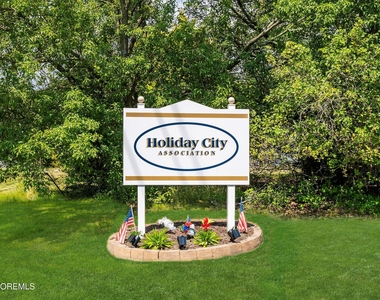 1734 Yorktowne Boulevard - Photo Thumbnail 25