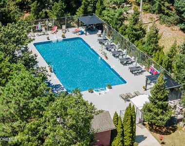 1734 Yorktowne Boulevard - Photo Thumbnail 27