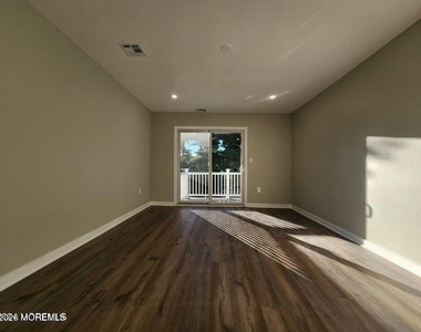 158 Mabel Avenue - Photo Thumbnail 8
