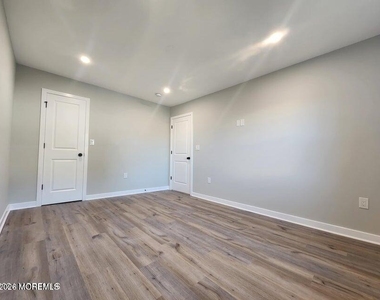 158 Mabel Avenue - Photo Thumbnail 12
