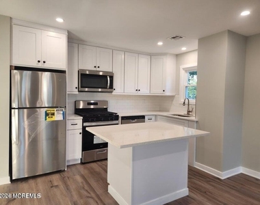 158 Mabel Avenue - Photo Thumbnail 4