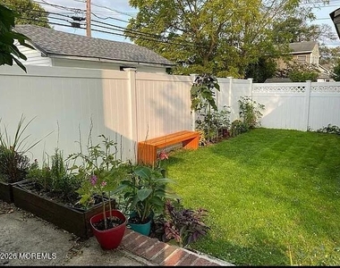 902 E Street - Photo Thumbnail 1