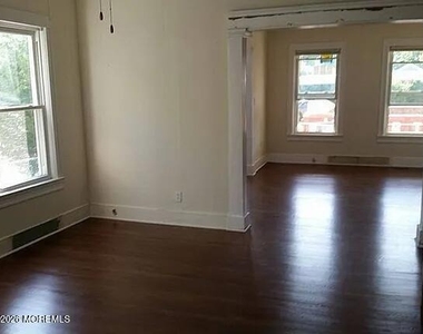 902 E Street - Photo Thumbnail 10