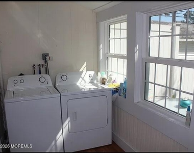 902 E Street - Photo Thumbnail 6