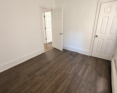 1039 Bangs Avenue - Photo Thumbnail 4