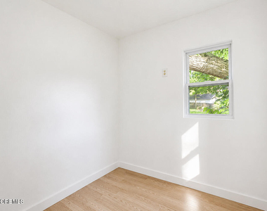 130 Court Street - Photo Thumbnail 7