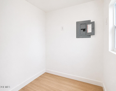 130 Court Street - Photo Thumbnail 9