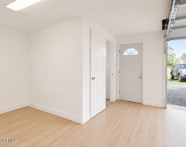 130 Court Street - Photo Thumbnail 8