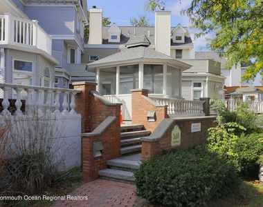 100 1st Street - Photo Thumbnail 1