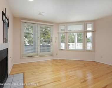 100 1st Street - Photo Thumbnail 12