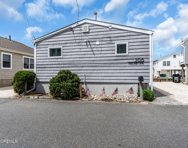208 Mallard Lane - Photo Thumbnail 3