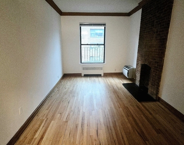 East 83rd Street - Photo Thumbnail 2
