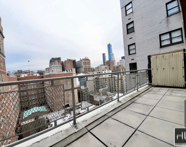 E 16 St - Photo Thumbnail 3