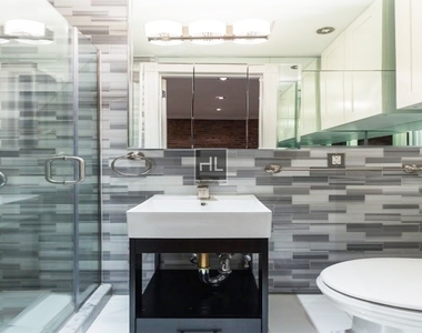 W 52nd St. - Photo Thumbnail 9