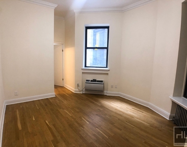 East 83 Street - Photo Thumbnail 2