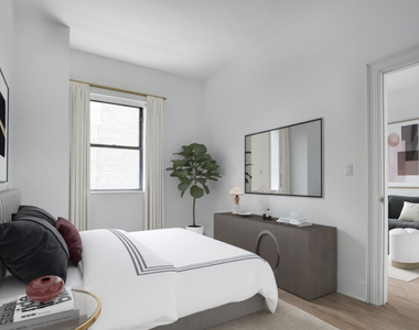 West 34th Street - Photo Thumbnail 2