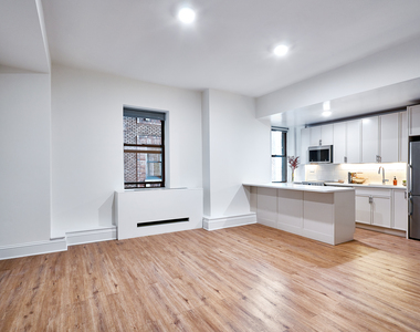 West 34th Street - Photo Thumbnail 1