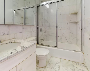 East 71st Street - Photo Thumbnail 1