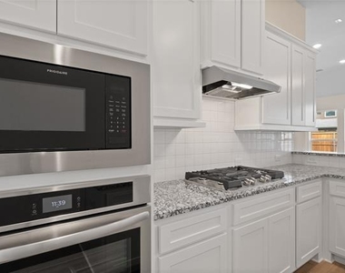 6109 White Creek Drive - Photo Thumbnail 14