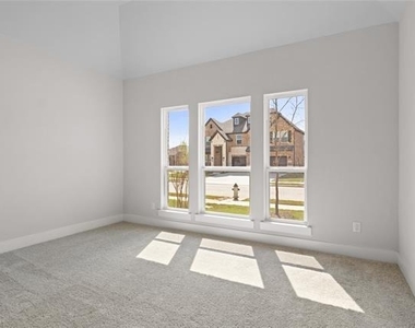 6109 White Creek Drive - Photo Thumbnail 3