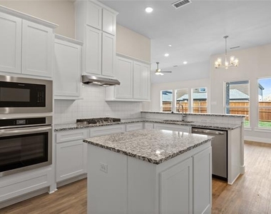 6109 White Creek Drive - Photo Thumbnail 11