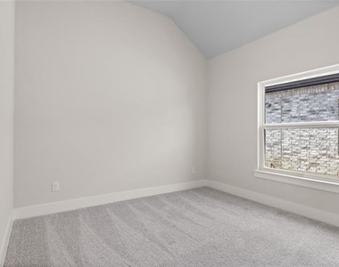 6109 White Creek Drive - Photo Thumbnail 9